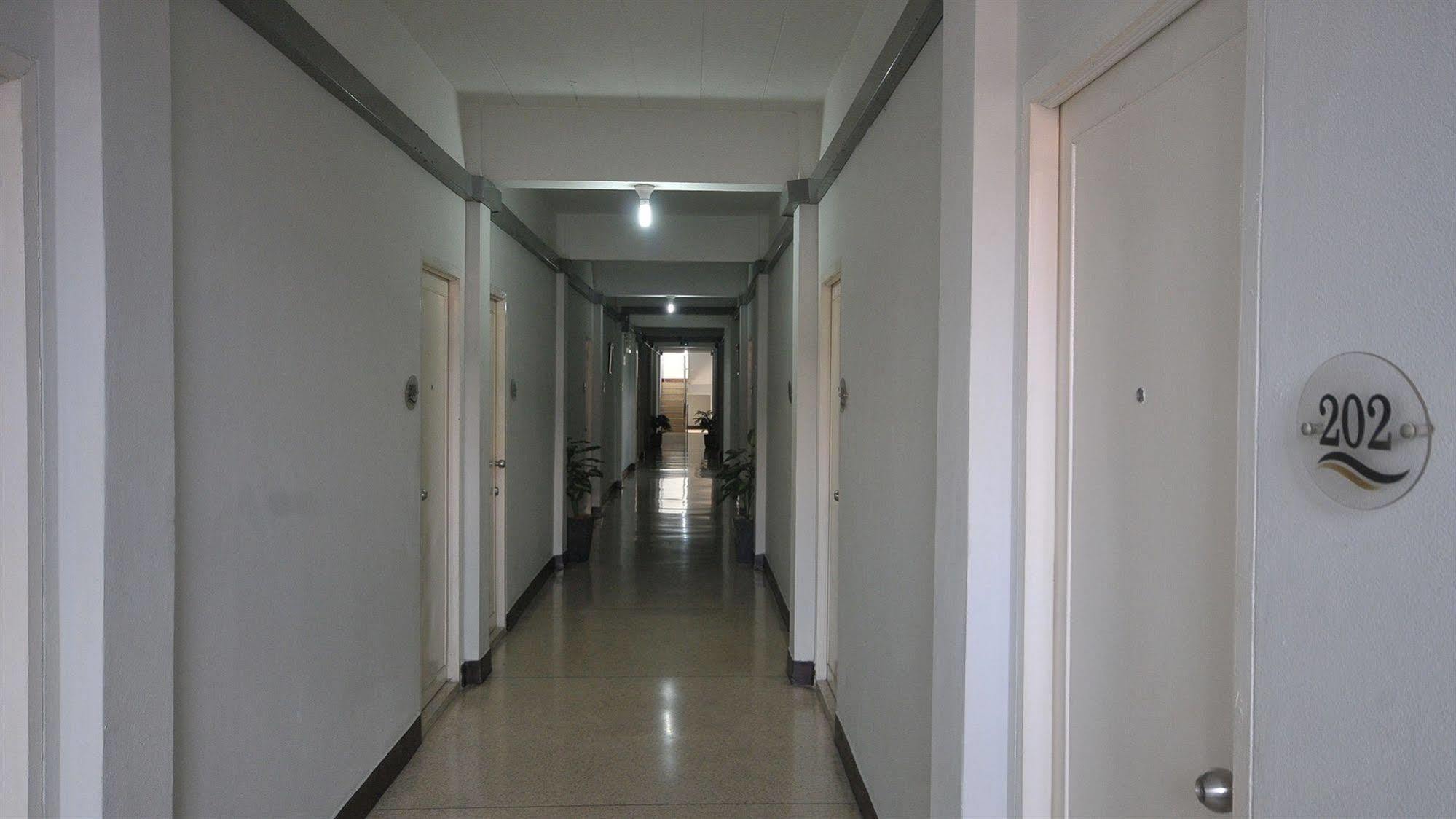 Seri 47 Residence Бангкок Экстерьер фото