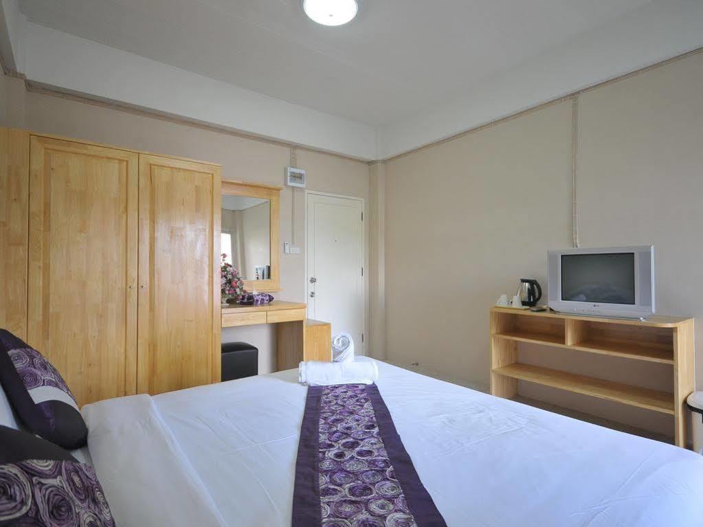 Seri 47 Residence Бангкок Экстерьер фото